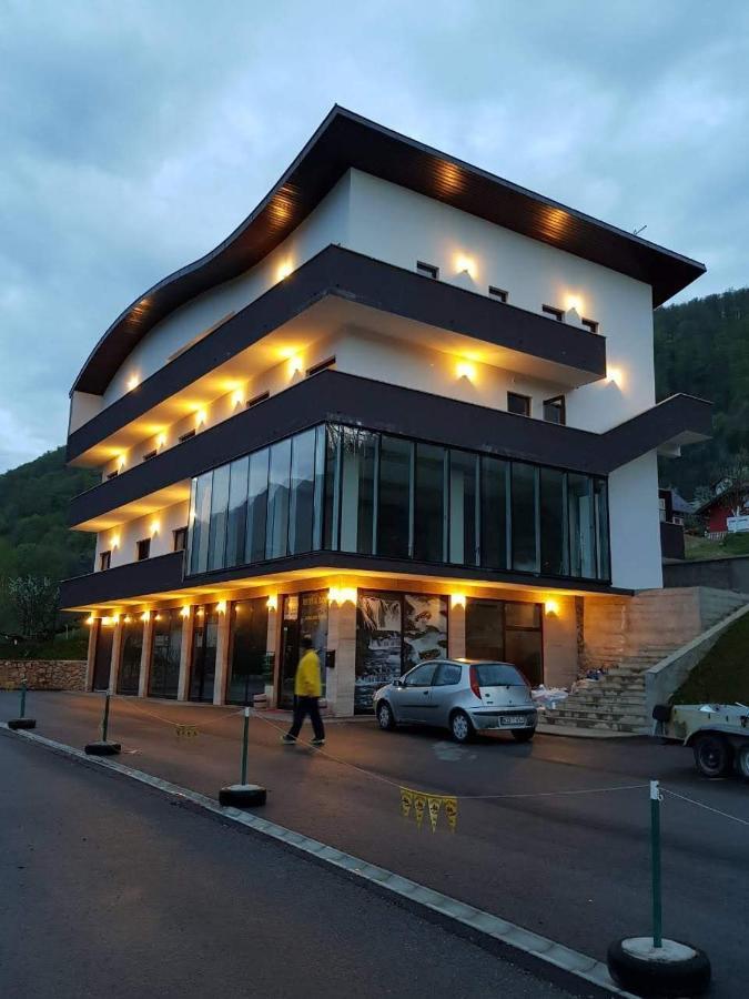 Hotel Lohovo Bihać エクステリア 写真