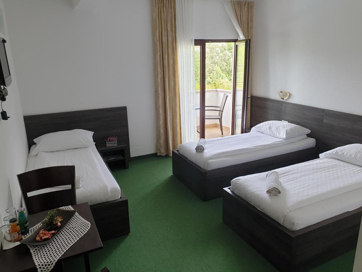 Hotel Lohovo Bihać エクステリア 写真
