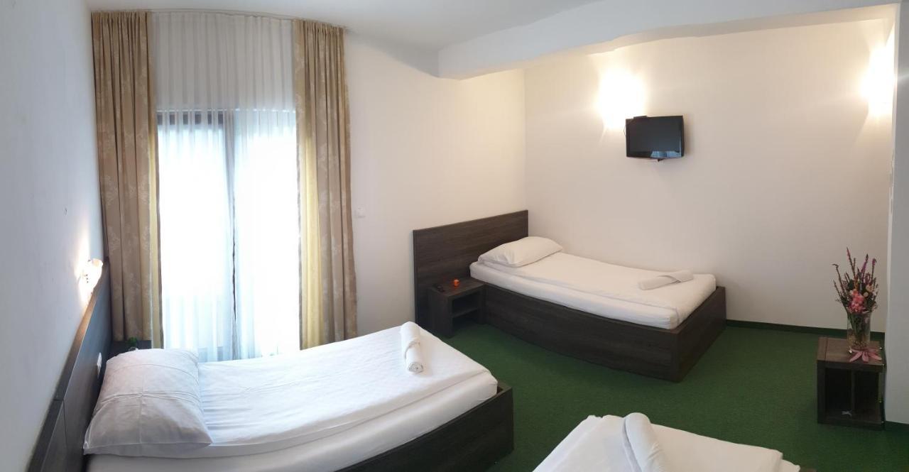 Hotel Lohovo Bihać エクステリア 写真