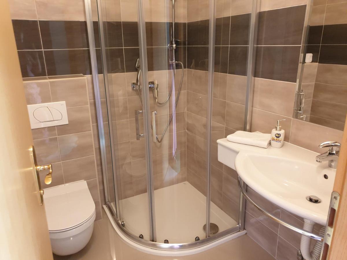 Hotel Lohovo Bihać エクステリア 写真