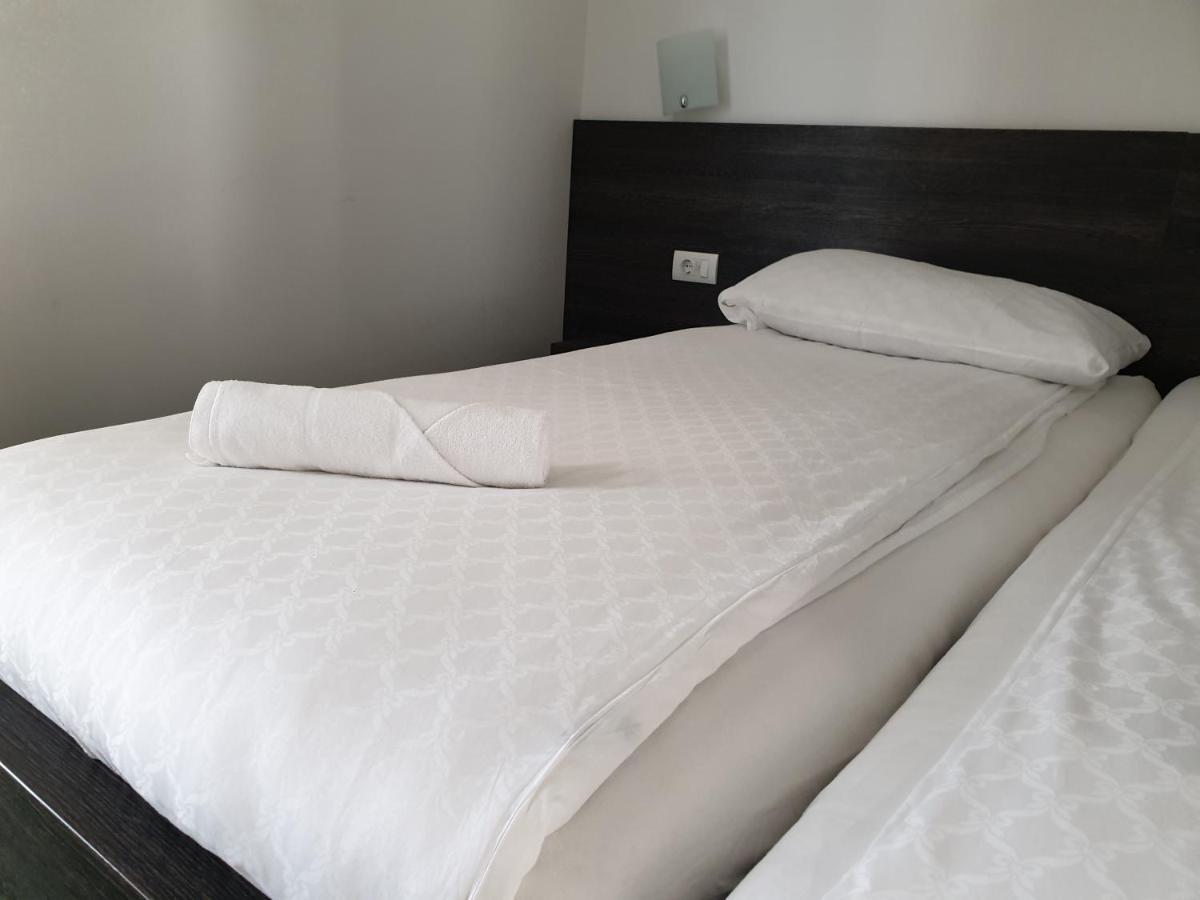 Hotel Lohovo Bihać エクステリア 写真