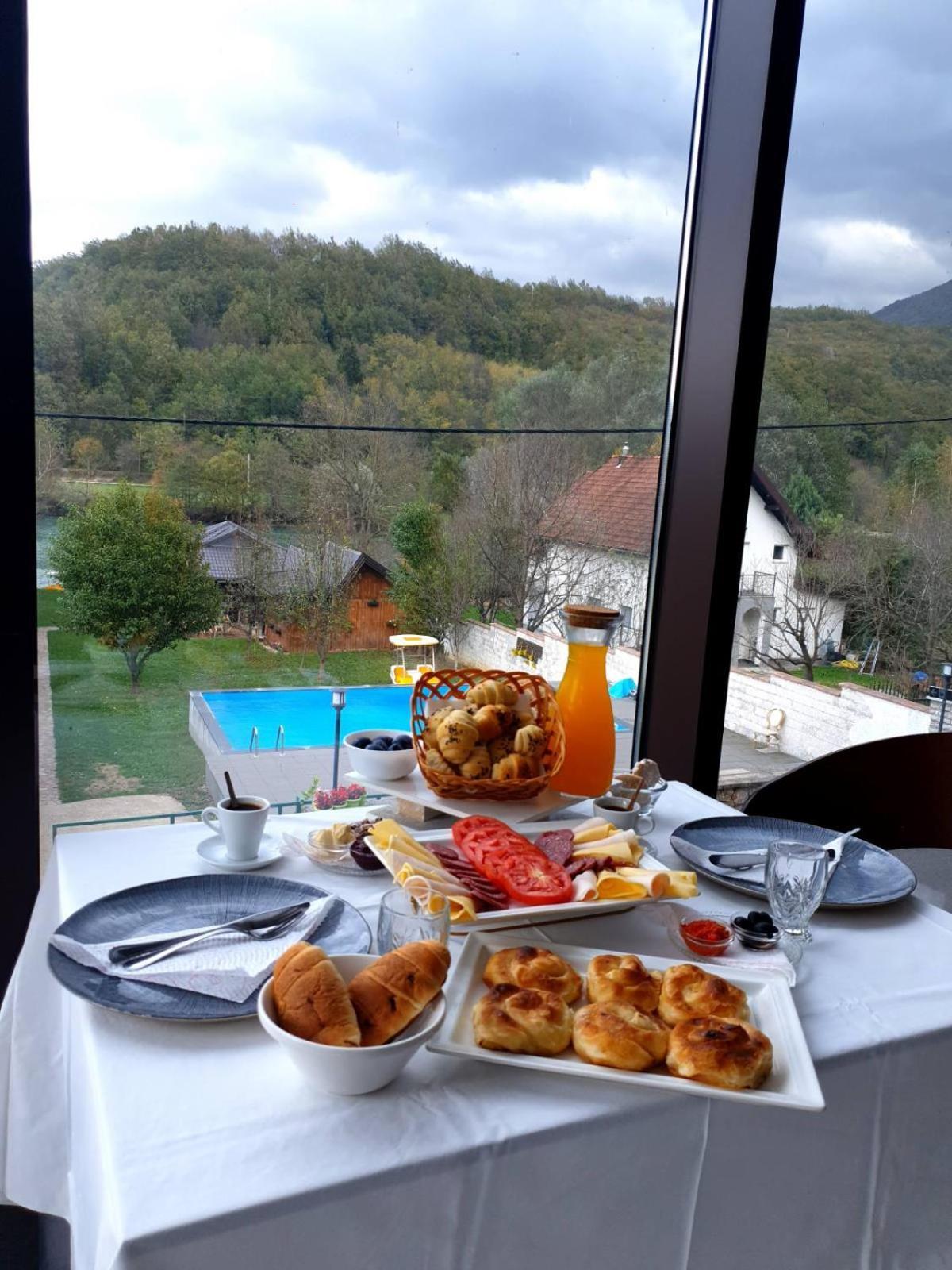 Hotel Lohovo Bihać エクステリア 写真